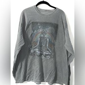 Long sleeve gray t-shirt
